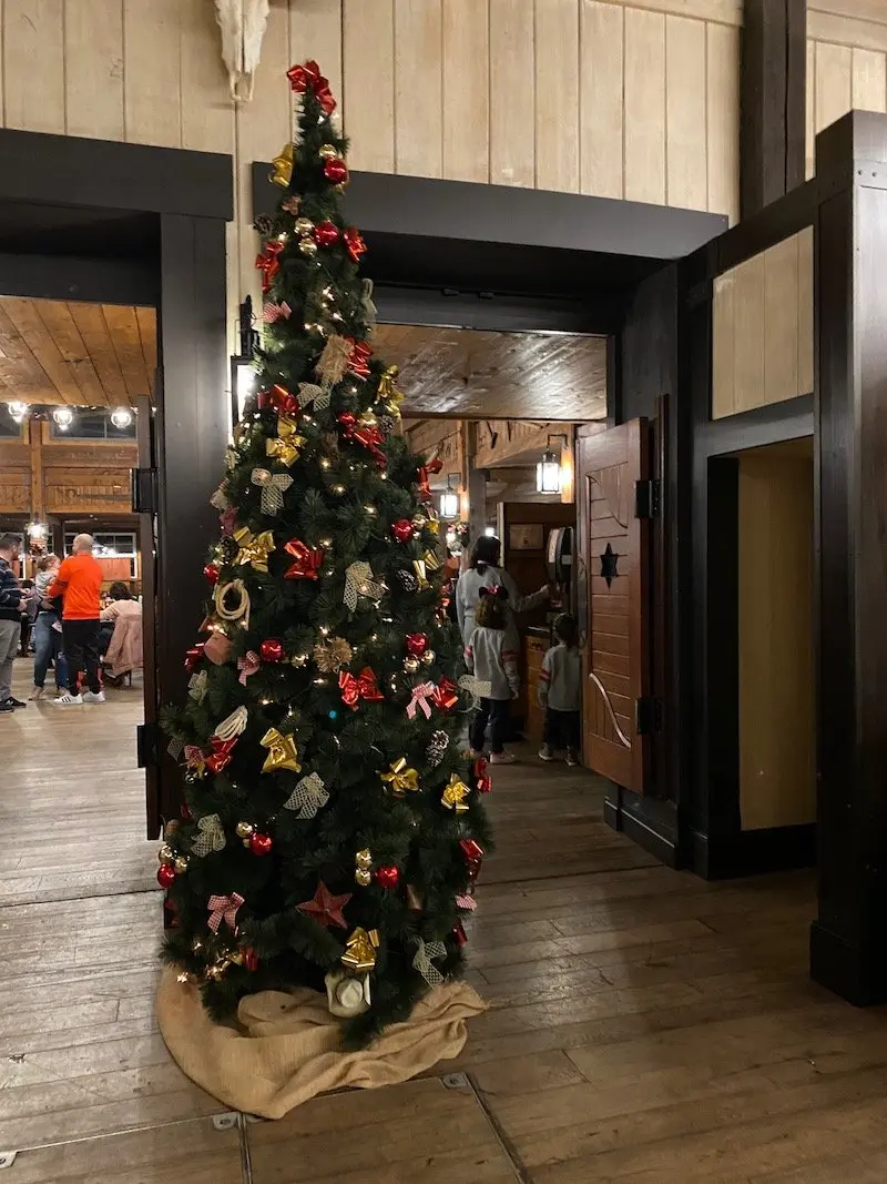 image - chuck wagon cafe christmas tree