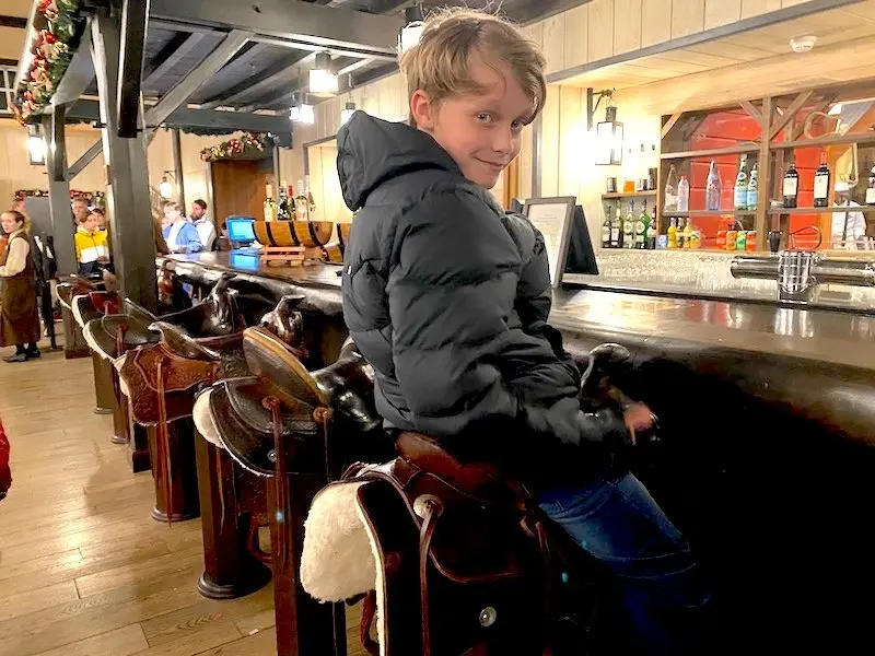 image - chuck wagon cafe disneyland paris bar