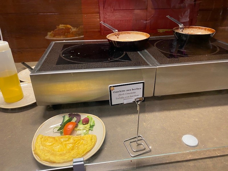image - chuck wagon cafe disneyland paris omelette station