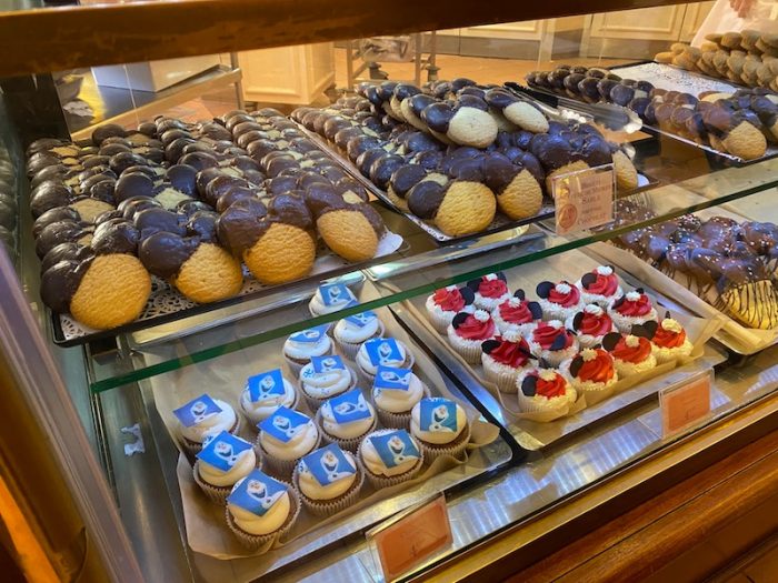 WHAT TO BUY AT BOARDWALK CANDY PALACE DISNEYLAND PARIS