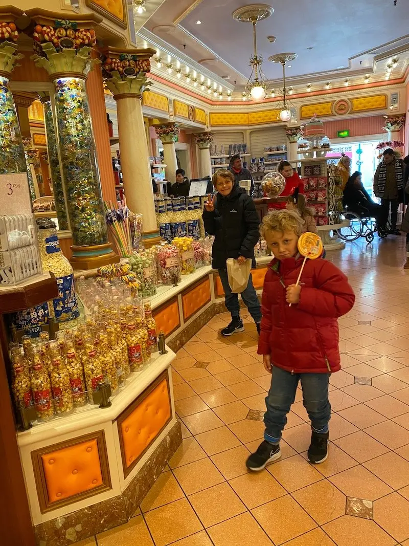 image - boardwalk candy palace disneyland paris disney food gifts for kids