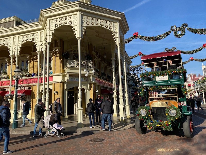 image - disneyland paris christmas bus