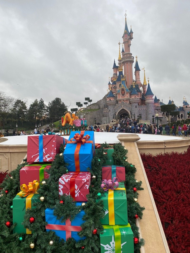 image - disneyland paris christmas decorations gifts