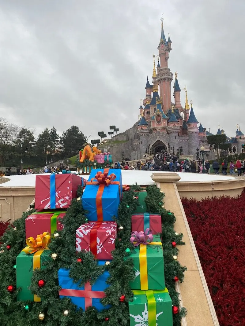 image - disneyland paris christmas decorations gifts