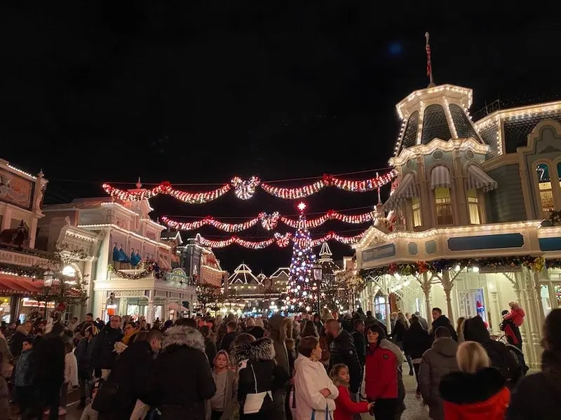 image - disneyland paris christmas fireworks