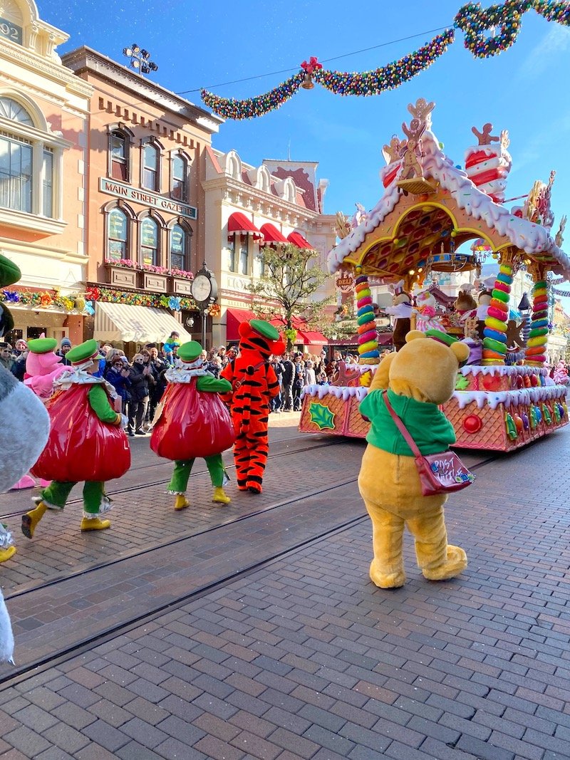 image - disneyland paris christmas winnie the pooh and tigger