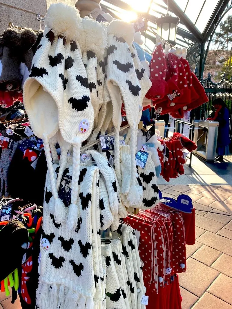 image - disneyland paris mickey mouse scarves and beanies 800