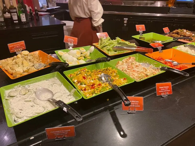 image -la cantina disneyland paris salad bar