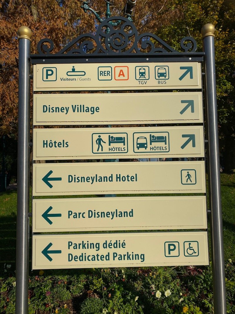 image - disneyland paris sign