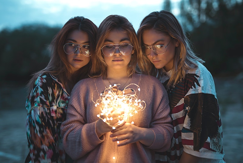 image - vsco trampoline sleepover fairy lights - pexels-ali-pazani