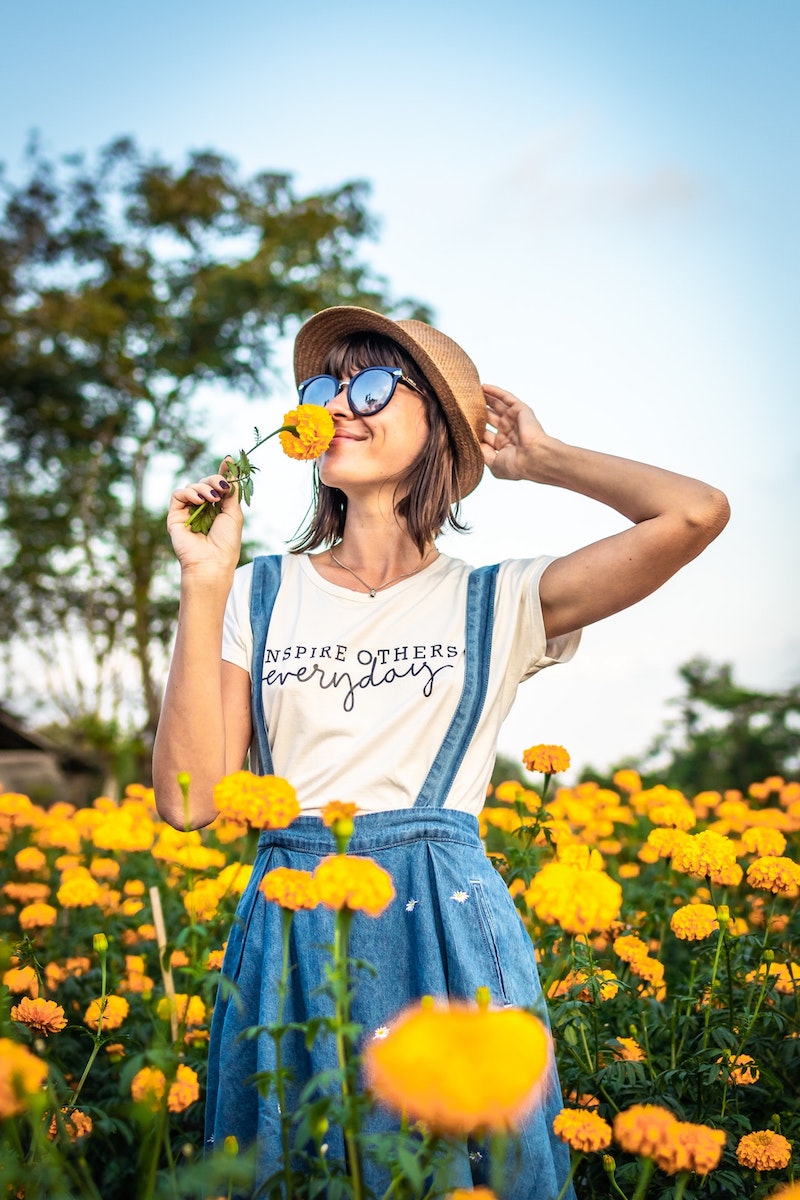 image - marigolds by pexels-artem-beliaikin