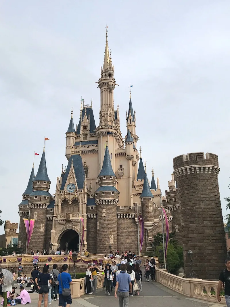 image - tokyo disneyland castle 800