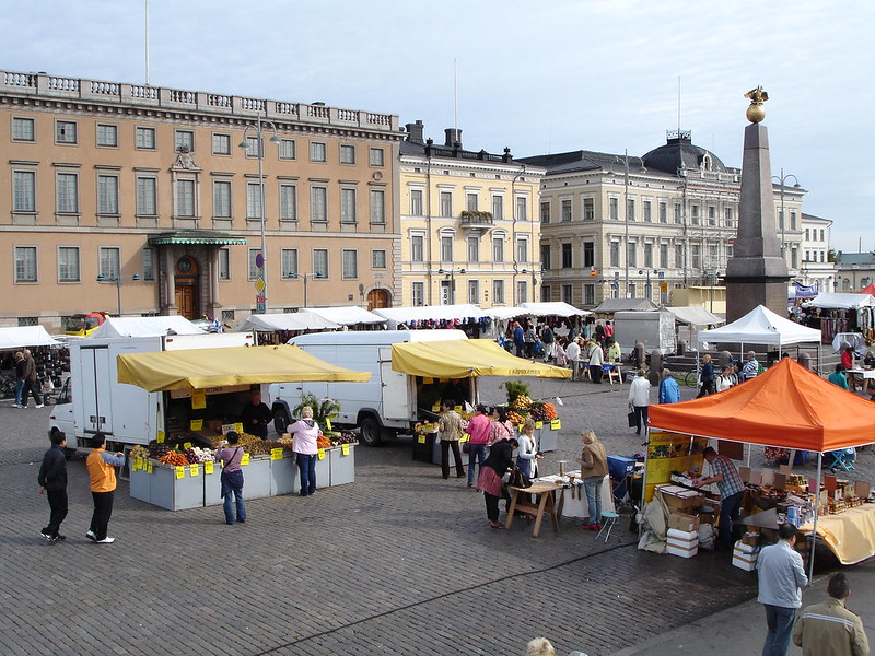 image - helsinki market square by eoghan olionnain 