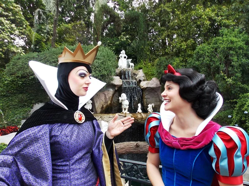 image - snow white and the queen by jennie park mydisneyadventures